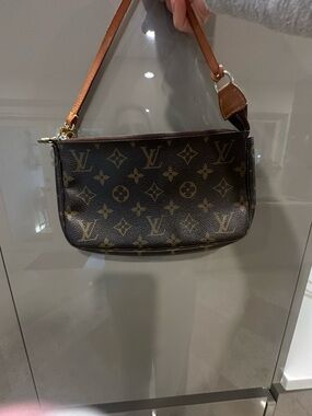 Louis Vuitton Monogram Canvas Brown Shoulder Pochette